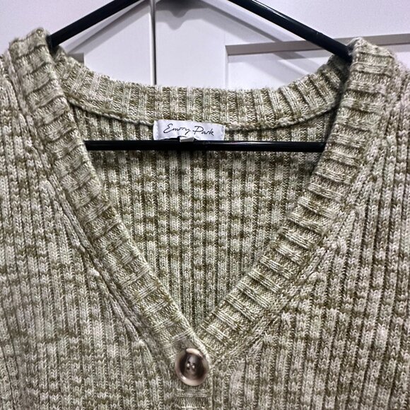 Women's Emory Park Knit Vest, Sweater, V--Neck, Med, 3 Button Front - Picture 5 of 8